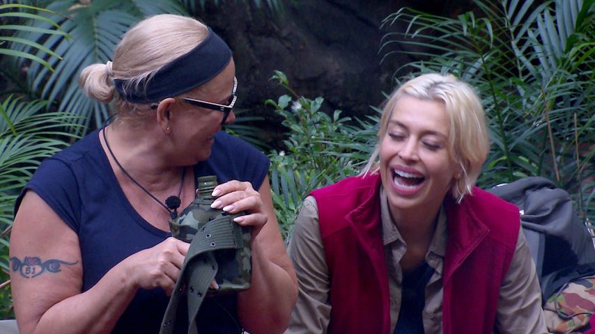 Claudia Effenberg und Verena Kerth im Dschungelcamp 2023