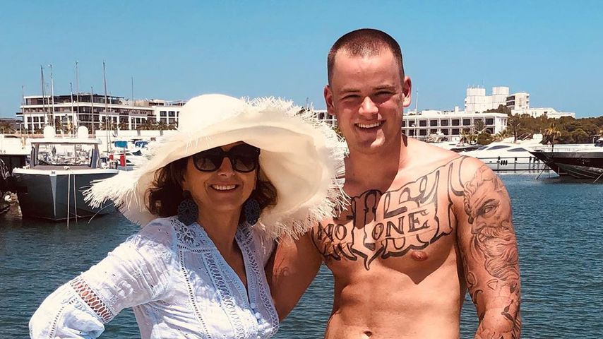 Neben BB-Cedric: Jenny Elvers' Sohn modelt für Claudia Obert