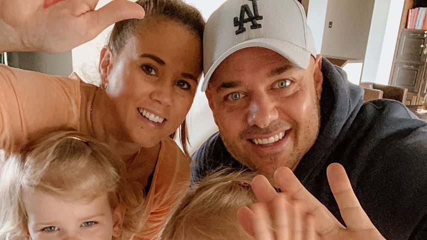 Claudia und Christian Tews mit ihren Zwillingstöchtern Marlena und Paulina