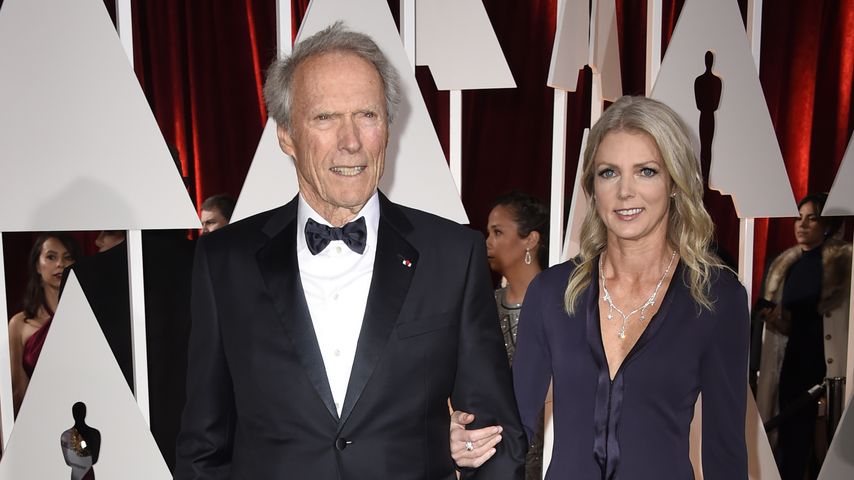 Clint Eastwood und Christina Sandera, Februar 2015