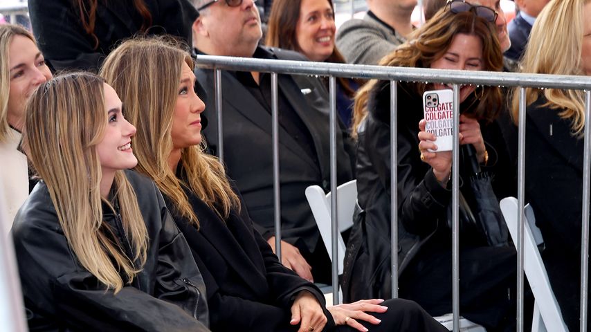 Coco Arquette und Jennifer Aniston im Februar 2023