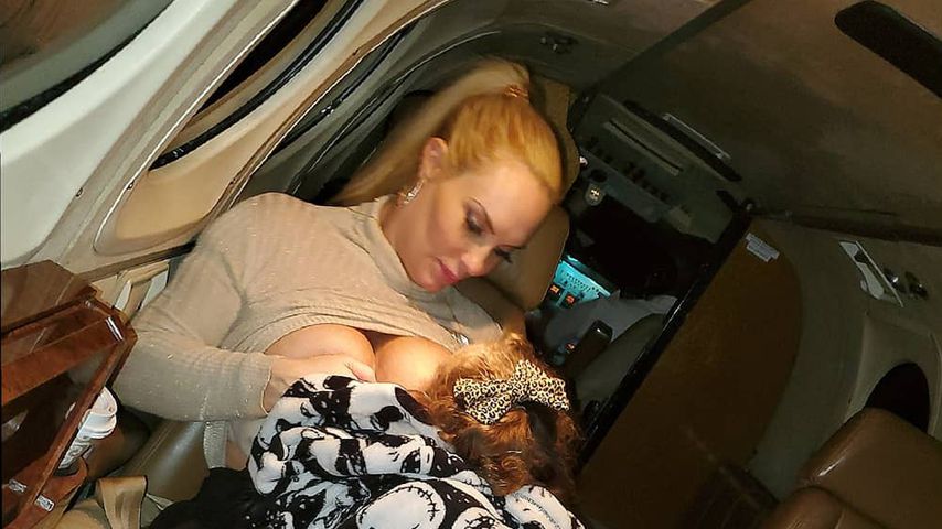 Coco Austin mit ihrer Tochter, 2019