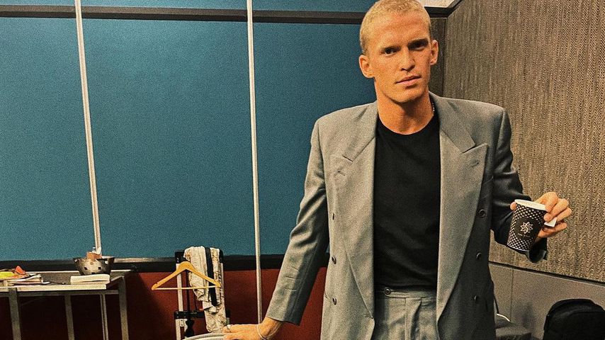 Beule in der Hose: Cody Simpson betont sein bestes Stück