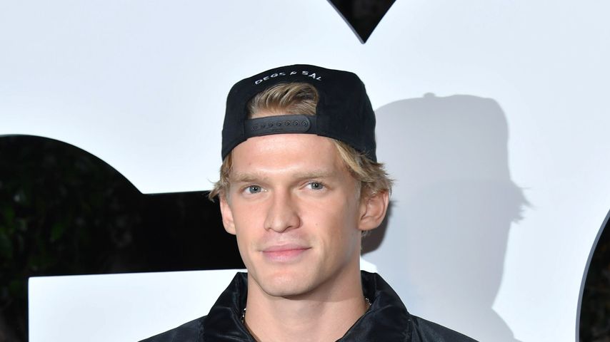 Ohne Freundin Emma: Cody Simpson genießt Abend in Jazz-Bar