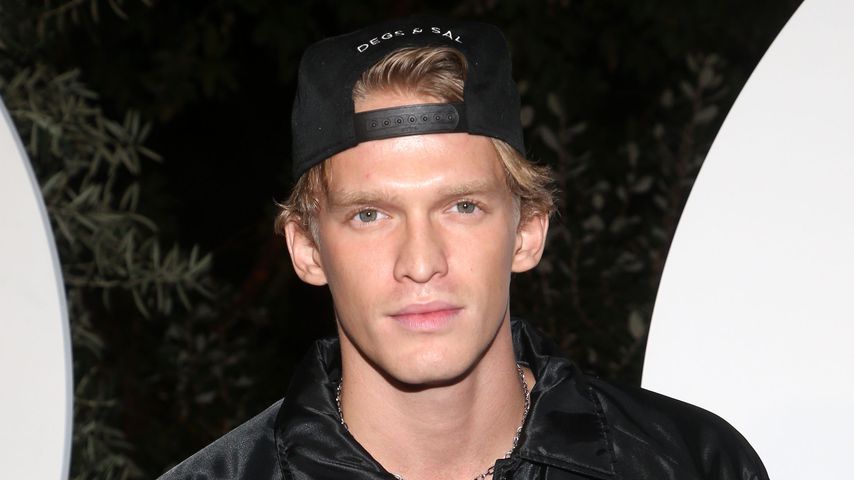 Beim Küssen erwischt: Hat Mileys Ex Cody eine neue Freundin?