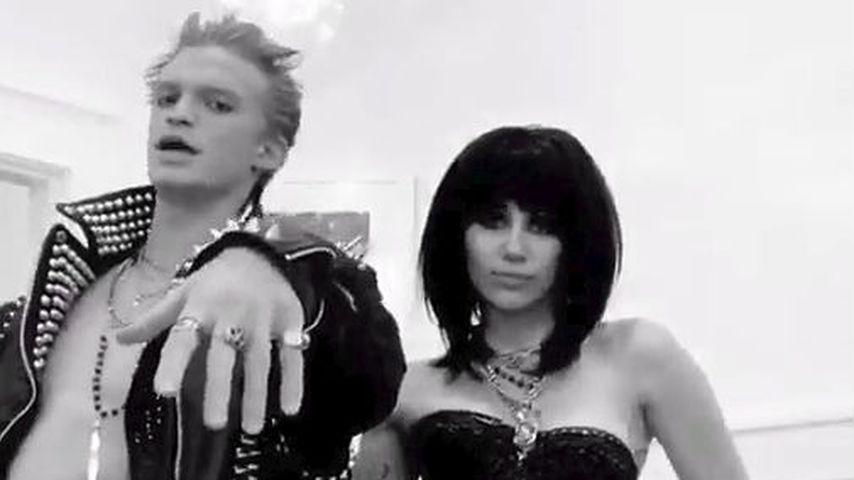 Regie von Miley: Cody Simpson bringt neues Musikvideo raus