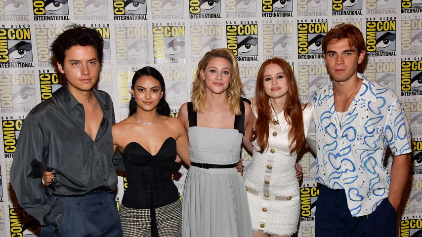 Cole Sprouse, Camila Mendes, Lili Reinhart, Madelaine Petsch und KJ Apa