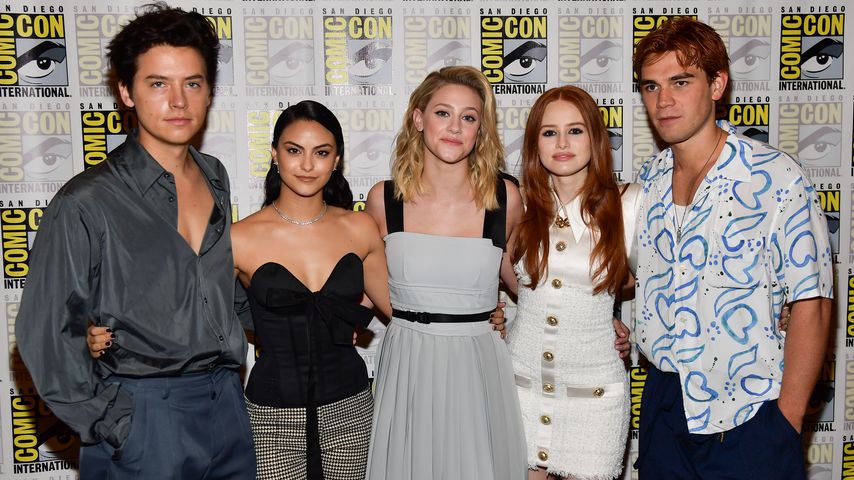 Cole Sprouse, Camila Mendes, Lili Reinhart, Madelaine Petsch und KJ Apa