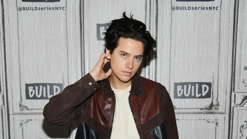 Bitte? Cole Sprouse' erster Kuss war in einem Leichenwagen
