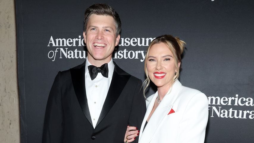 Colin Jost macht sich über Ehefrau Scarlett Johansson lustig