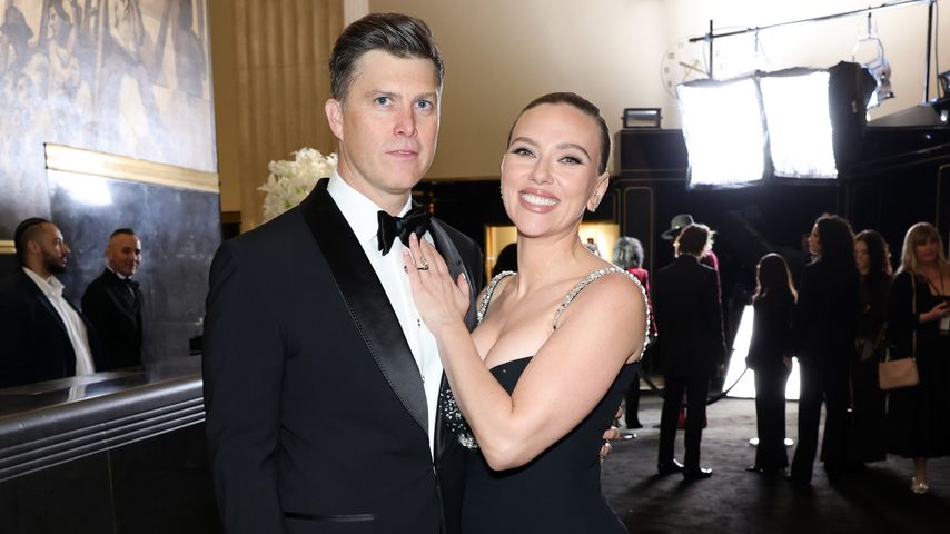 Colin Jost und Scarlett Johansson im Februar 2025