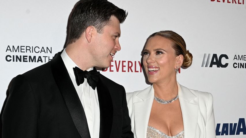 Colin Jost und Scarlett Johansson