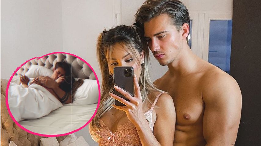 Ganz intim: Richard Heinze und Caro Einhoff kuscheln im Bett