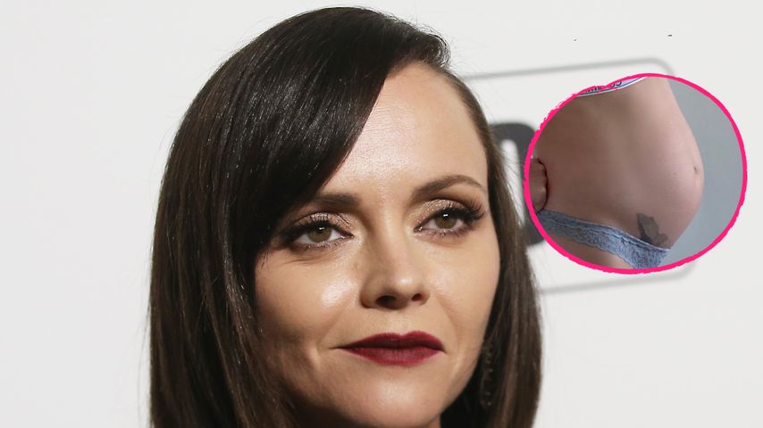 Im Slip: Christina Ricci zeigt zum ersten Mal Babybauch