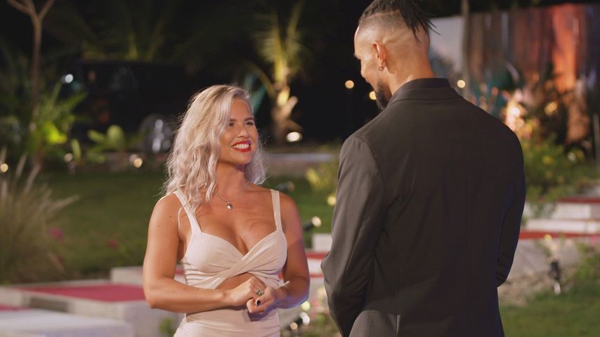 Colleen Schneider begrüßt Bachelor David