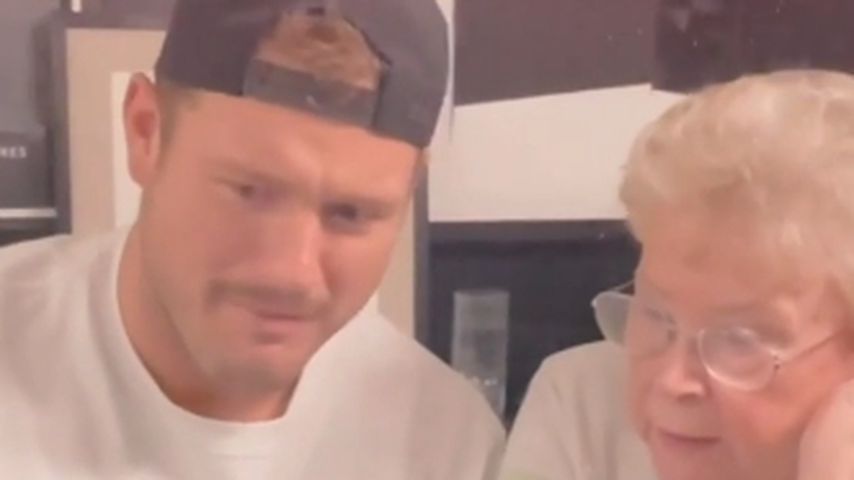 Colton Underwood und seine Großmutter, 2021