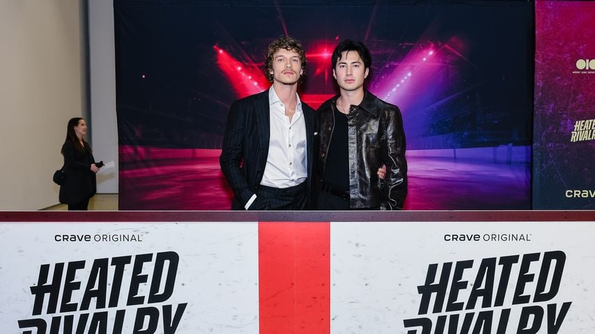 Connor Storrie und Hudson Williams bei der Premiere von "Heated Rivalry" im Tiff Lightbox in Toronto, 24. November 2025