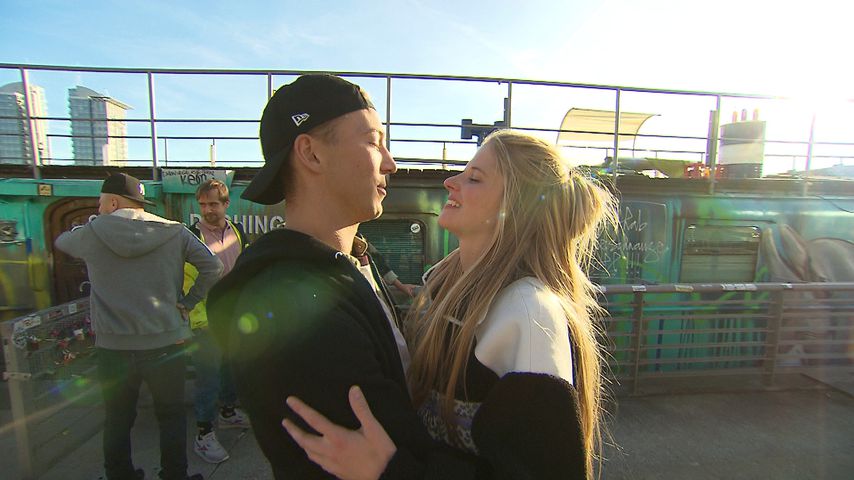Connor (Jakob Grün) und Toni (Katharina Kock) am "Berlin - Tag & Nacht"-Hausboot
