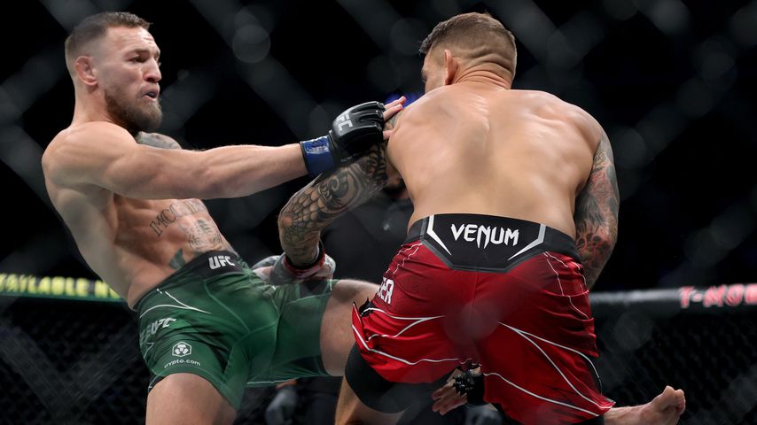 Conor McGregor und Dustin Poirier bei einem UFC-Fight in Las Vegas im Juli 2021