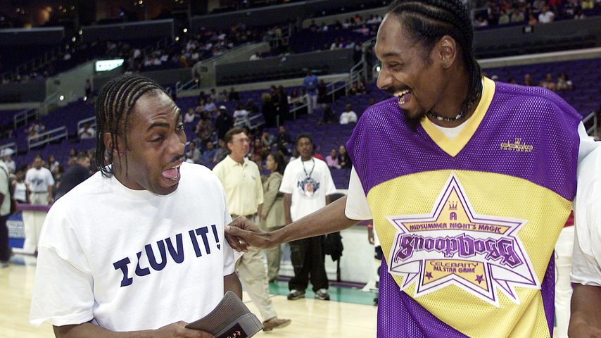 Coolio und Snoop Dogg bei einem Basketballspiel in Los Angeles im August 2001