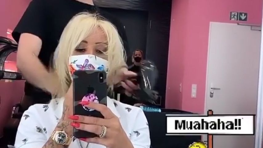 Hier zeigt sich Cora Schumacher ohne ihre XXL-Extensions