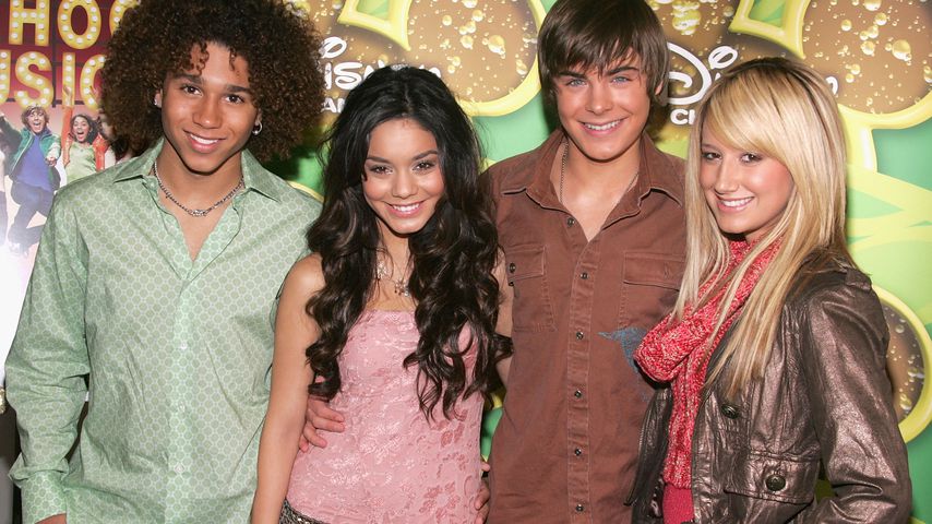 Corbin Bleu, Vanessa Hudgens, Zac Efron und Ashley Tisdale im Dezember 2005