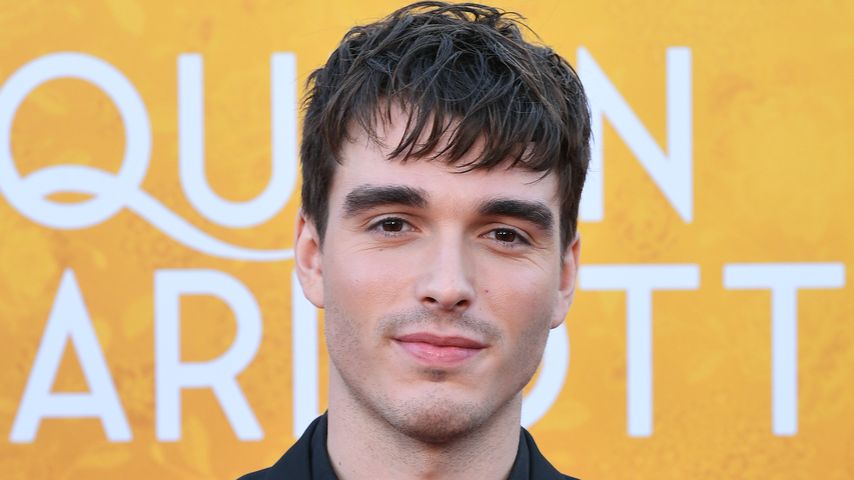 Corey Mylchreest bei der Premiere von "Queen Charlotte: A Bridgerton Story" in Los Angeles