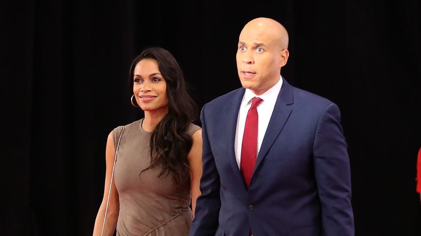Cory Booker und Rosario Dawson im Oktober 2019 in Ohio