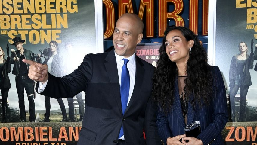 Cory Booker und Rosario Dawson im Oktober 2019 in Westwood