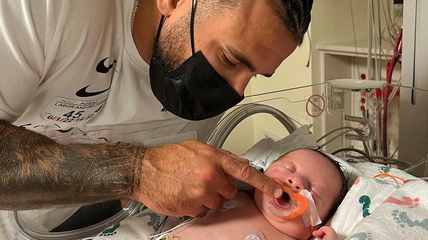Cory Wharton mit Töchterchen Maya Grace Wharton im Juni 2022