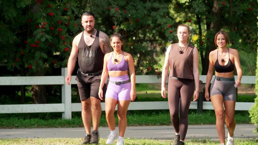 Cosimo Citiolo, Aurelia Lamprecht, Nina Reh und Nadja Großmann in "Der Promihof"