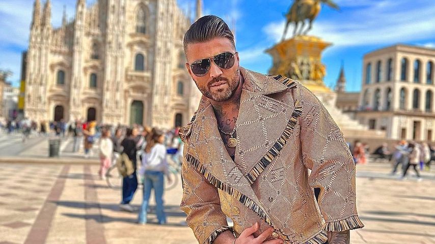 Kann nicht schwimmen: Cosimo Citiolo macht Seepferdchen!