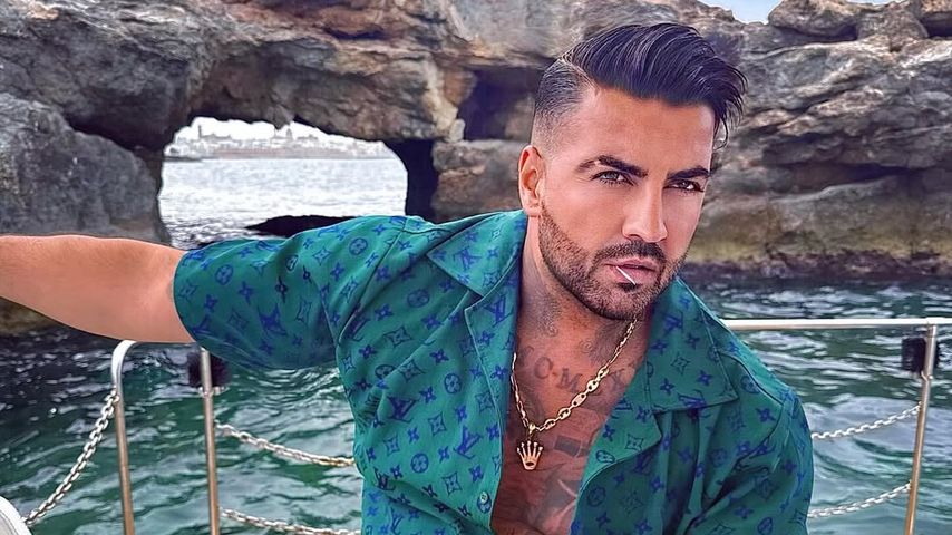 Cosimo Citiolo belustigt Fans mit bearbeiteten Urlaubsfotos