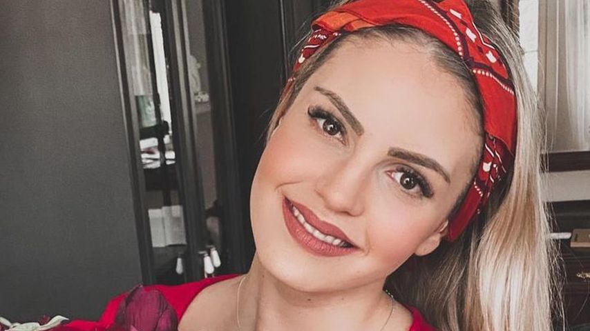 Coupleontour-Ina, Webstar