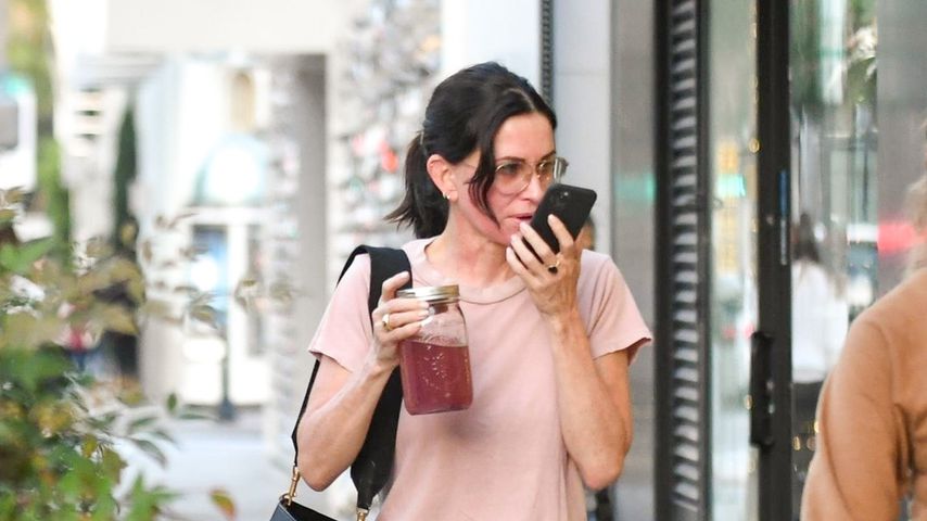 Ganz uneitel: Courteney Cox geht im Jogger ins Nagelstudio