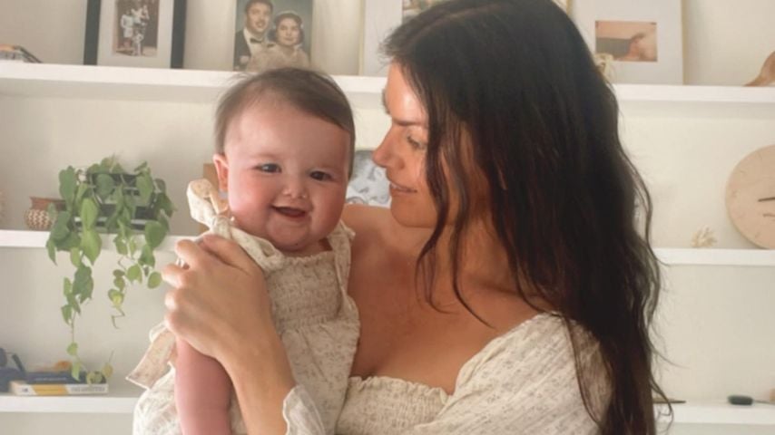 Courtney Robertson mit ihrer Tochter, 2022