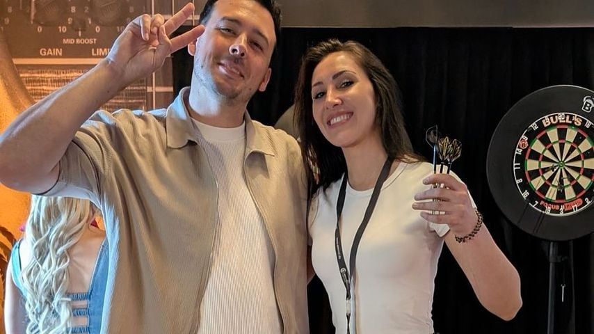 CrispyRob und Gnu bei der Influencer Darts WM 2025
