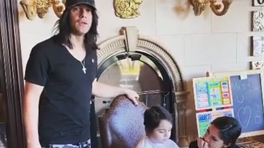 Criss Angel mit seinem Sohn und seiner Partnerin, Januar 2020