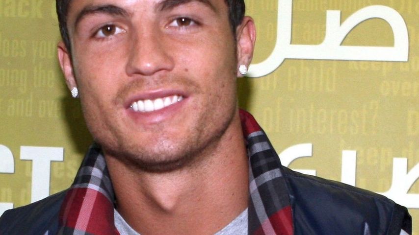 Gel-Frisur: Bar Refaeli disst Cristiano Ronaldo