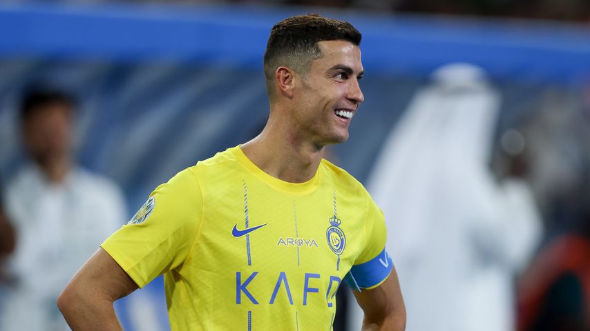 Cristiano Ronaldo schmiert seinem Gegner Schweiß ins Gesicht