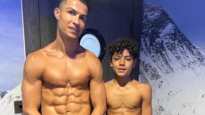 Wow! Cristiano Ronaldos Sohn ist genauso trainiert wie Papa