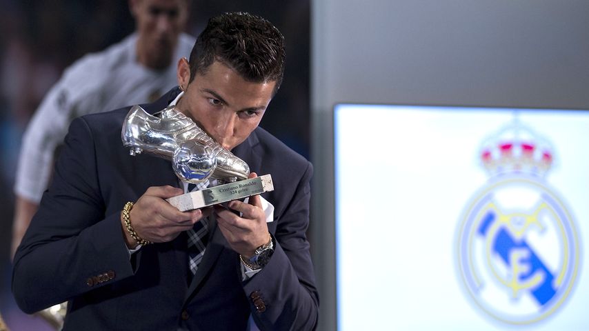 Hot! Cristiano Ronaldo & Alessandra Ambrosio zeigen Haut