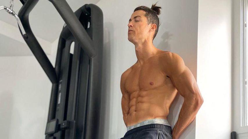 Perfekt definiert: Cristiano Ronaldo grüßt aus dem Home-Gym