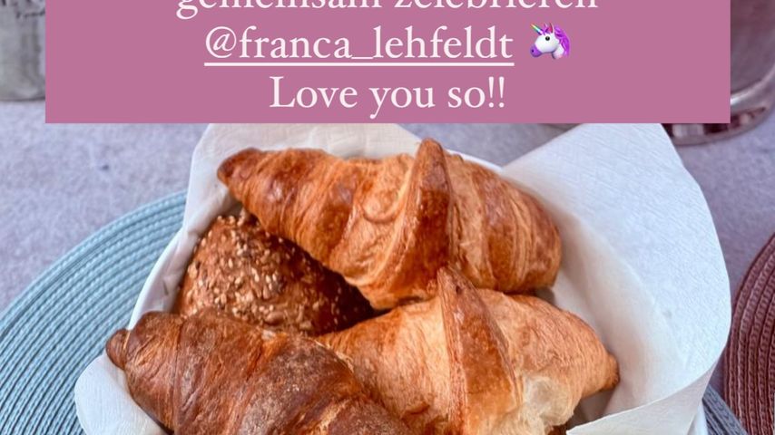 Croissants und Champagner zum Muttertag für Franca Lehfeldt