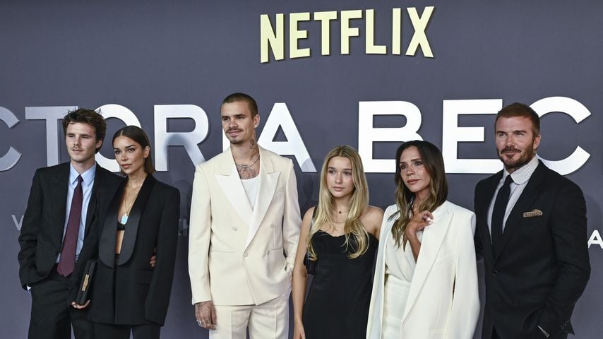 Mit ihnen feierte Victoria Beckham die Premiere ihrer Doku