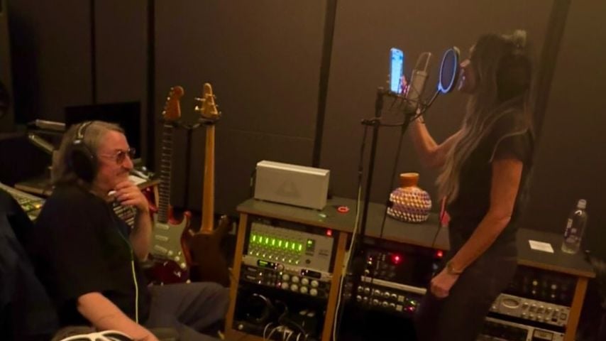 Cruz Beckham im Studio mit Mama Victoria