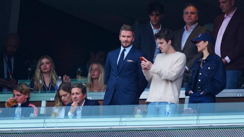Cruz Beckham mit Vater David und Freundin Jackie Apostel im Boston Stadium, Foxborough, 23. Juni 2026