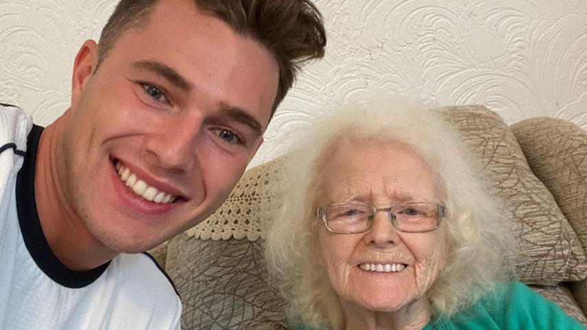 Curtis Pritchard, Reality-Star und seine Oma