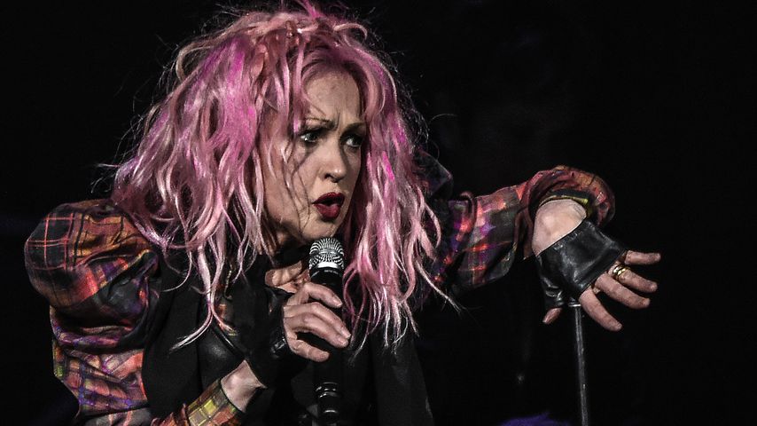 Ups! Cyndi Lauper verpatzt die US-National-Hymne!