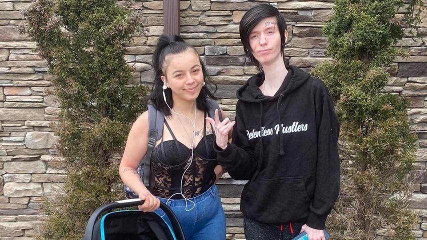 Daddy Long Neck mit seiner Ex und seinem Sohn